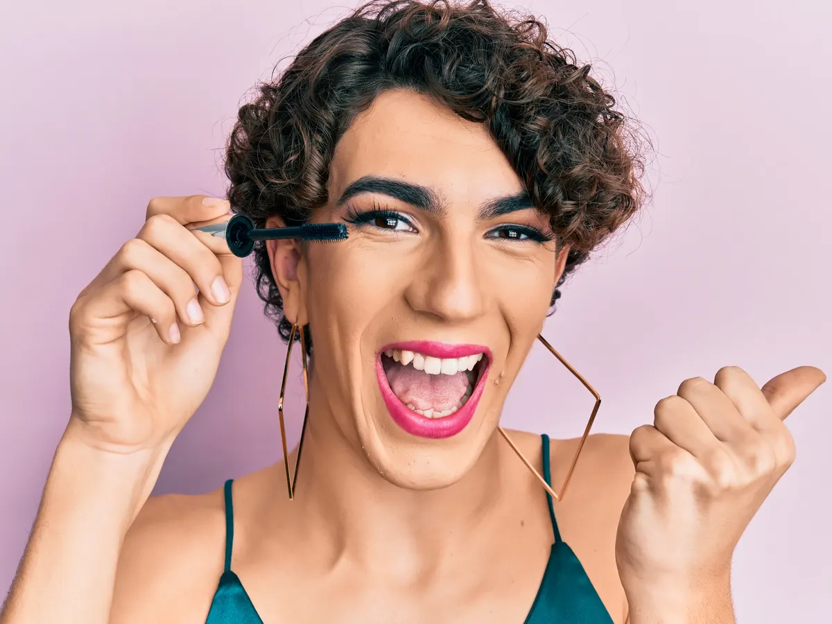 Schminken für Crossdresser: Make-up-Basics für den Einstieg